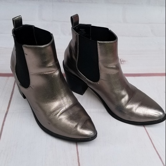 Madden Girl Shoes - 💕 Madden Girl Metallic Silver Pointed Ankle Boots